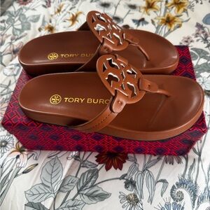 Tory Burch Look-a-Like Brown Sandals for Women; Fits Like Sz 8; Never Worn.